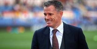 Карагър: Ливърпул трябва да постави Ман Юнайтед на мястото му