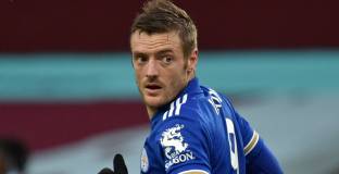 Лестър се върна към победите в Брайтън (видео)