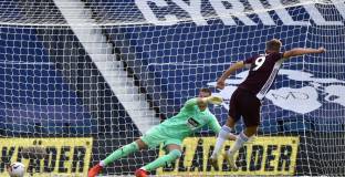 И Варди с две дузпи срещу УБА