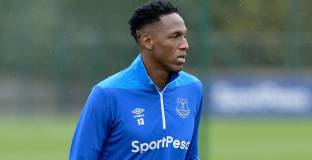 Валенсия хвърли око на Мина