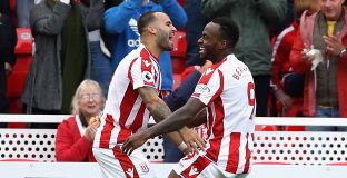 Без Санчес Арсенал се провали срещу Стоук (видео)