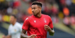  Лингард отрече, че е в Нотингам Форест заради парите