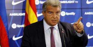 Барселона готви ход за халф на Челси