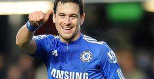 Коул: Търсещите трофеи избират Челси, а не Арсенал