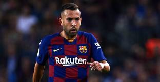 Алба коментира феновете на Барса