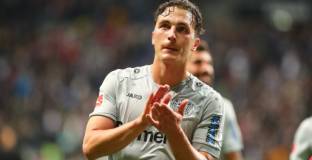 Байер продължи с Баумгартлингер 