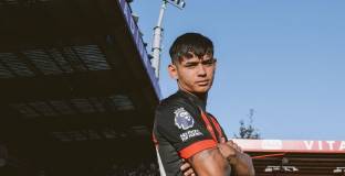 Борнемут привлече парагваец