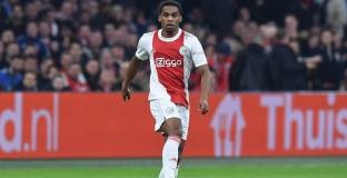  Аякс продължи с Тимбер