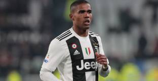 Ювентус не продал Дъглас Коща на Юнайтед