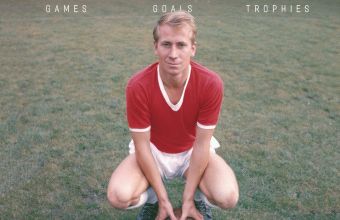 На този ден през 1958 година легендарният Сър Боби Чарлтън дебютира за Манчестър Юнайтед. В този мач Боби вкарва два гола във вратата на Чарлтън - Атлетик, донасяйки победата с 4:2. Другото е история.