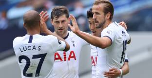 Тотнъм разби Лестър за едно полувреме