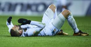 Зидан: Бензема се контузи в Класикото