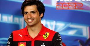 Сайнц подписа с Мерцедес?