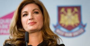 Уест Хем: Защо в кината има публика, а на стадионите - не?