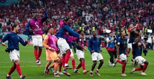 Френските футболисти ще получат по 400 000 при световна титла 