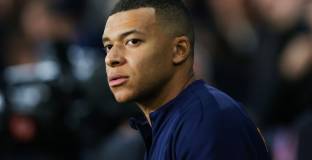 Мбапе е зависим от алкохол?