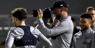 Клоп: Не се виждам мажоретка