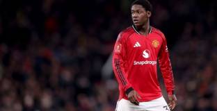 Манчестър Юнайтед е близо до нов договор с Майно