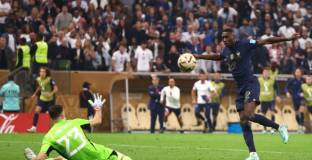 Коло Муани остава  в Айнтрахт