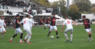 Локо Пловдив направи равен с лидера във Втора лига