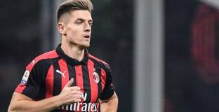 Барселона разглежда Пьонтек като заместник на Суарес