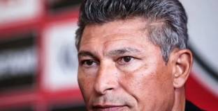 Балъков: В момента нямаме футболист, който да триумфира в ЛЕ или ЛК
