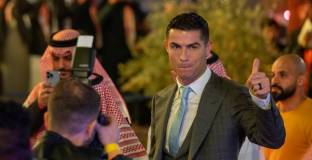 Роналдо е длъжен да присъства на Гран при на Саудитска Арабия