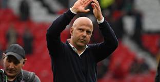 Куман: Слот имаше късмет срещу Ман Юнайтед 