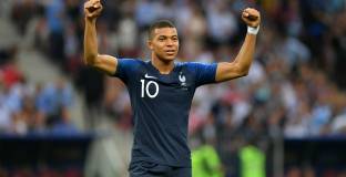 Пеле: Ако Мбапе продължава така се връщам в игра