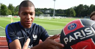 Мбапе: Ще се опитам да творя история с Неймар 