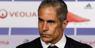 Лион уволни Силвиньо