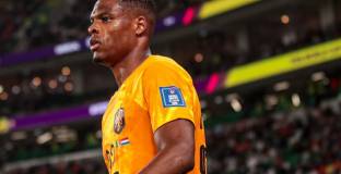  Манчестър Юнайтед преговаря за Дъмфрис 