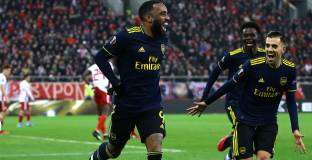 Арсенал с късен успех в Гърция