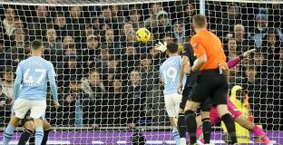 Ман Сити без проблем с Бърнли