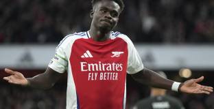 Раненият Арсенал спря Ливърпул