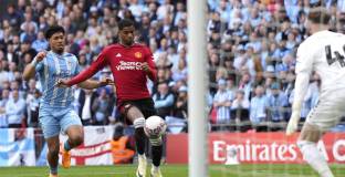 Ковънтри се върна от три и отстъпи на дузпи на Юнайтед