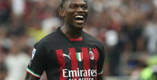 Леао се контузи 