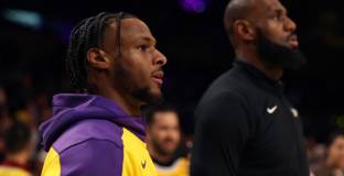 ЛеБрон и Бони Джеймс са първото дуо баща и син в историята на НБА