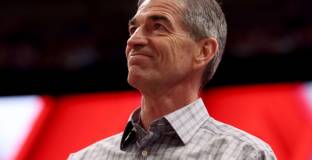 Баскетболна легенда съди служители заради COVID