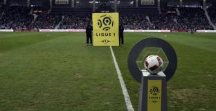 Във Франция могат да се откажат от вечерните мачове