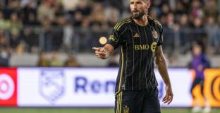 Жиру подписа с Лил