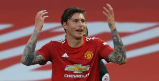 Невил: Не Санчо, а централен защитник е нужен на Оле