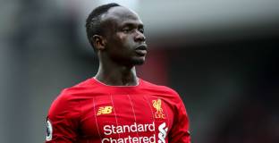 Олдридж: Мане няма нужда да напуска Ливърпул, за да спечели 