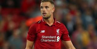 Агуеро и Хендерсън сред претендентите за играч на месеца