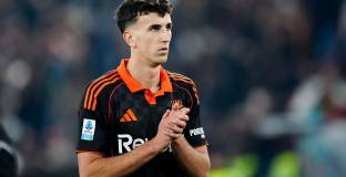 Челси, Тотнъм и Ливърпул следят 21-годишен защитник на Комо 