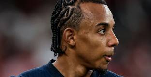 Ливърпул се насочи към защитник на Барселона 