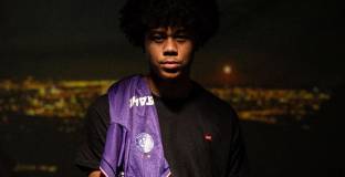 Ливърпул съгласува трансфера на 17-годишен защитник 