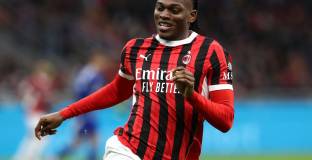 Ливърпул преговаря за Леао 