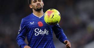 Ливърпул и Юнайтед в битка за Ндиайе