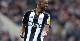 Ливърпул ще направи рекордна оферта за Исак